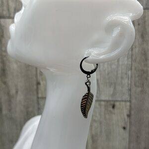 Stainless steel leaf Drop earrings (silver)